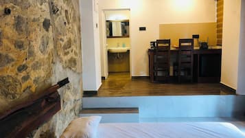Comfort Double Room, Balcony, River View | Private kitchen