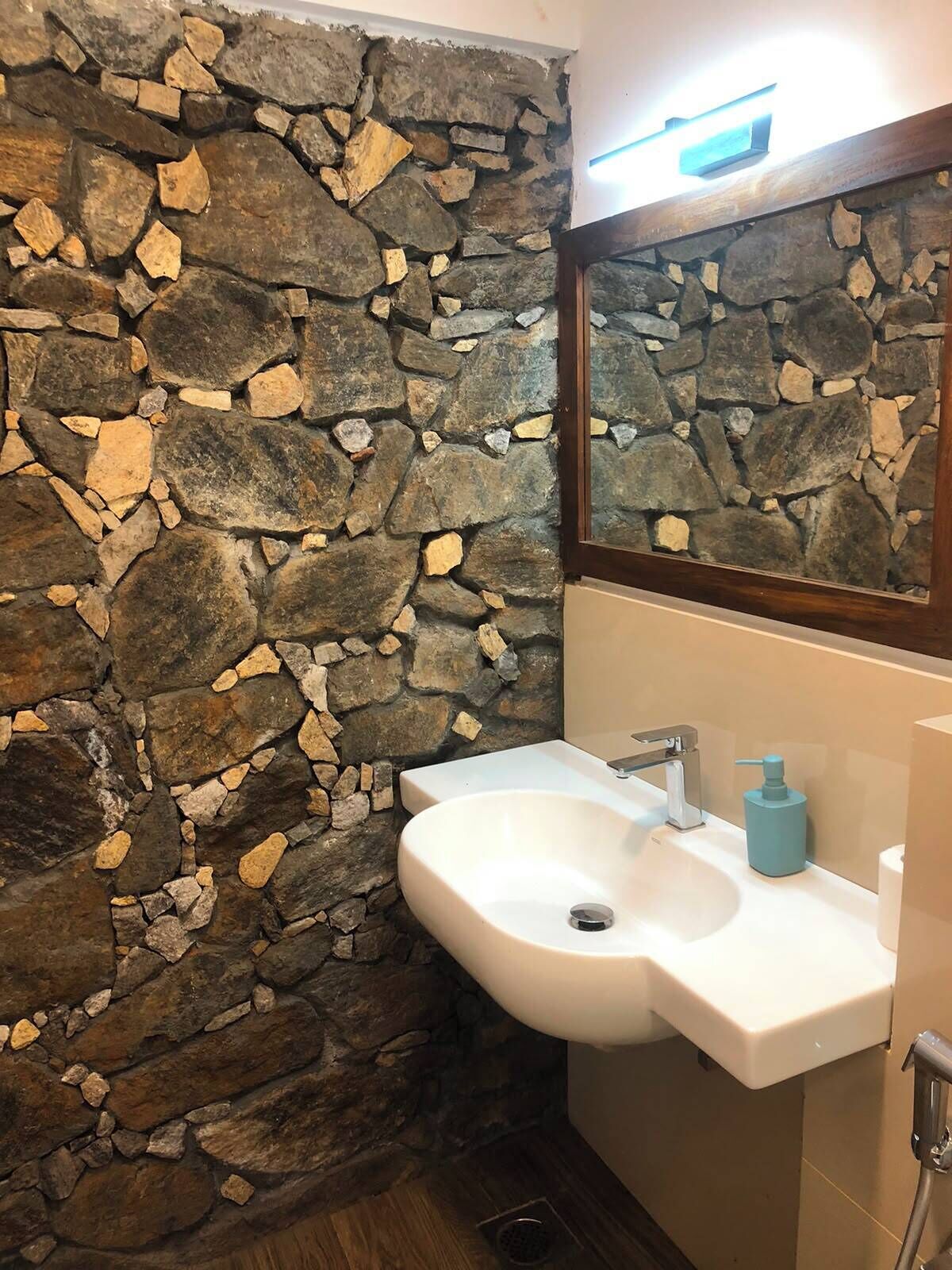 Comfort Quadruple Room, Balcony, River View | Bathroom | Shower, free toiletries, hair dryer, towels