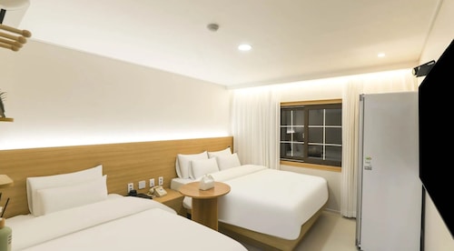 Hotel GEUMO on