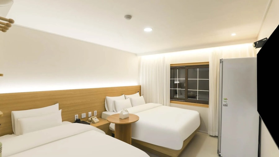 Hotel GEUMO on