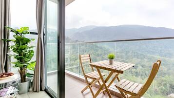 Apartment, 2 Bedrooms, Mountain View | Balcony