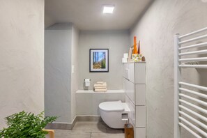 Shower, towels