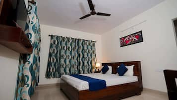 Deluxe Room, Mountain View | Desk, laptop workspace, free WiFi, bed sheets