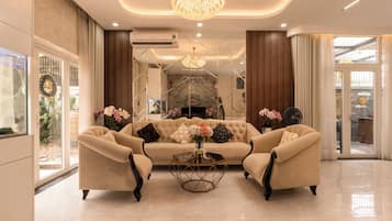 Luxury Villa, City View | Interior