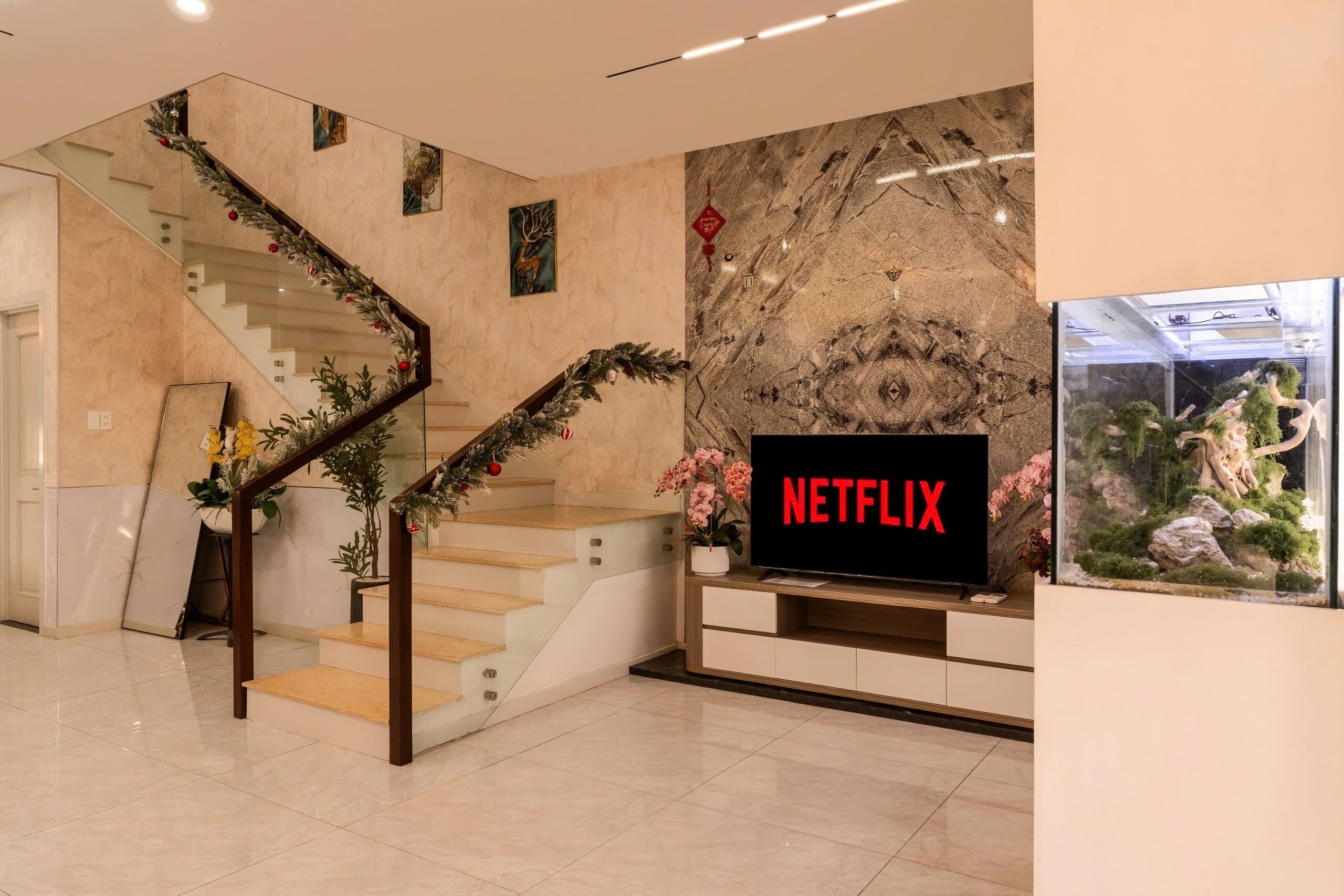 Luxury Villa, City View | Interior