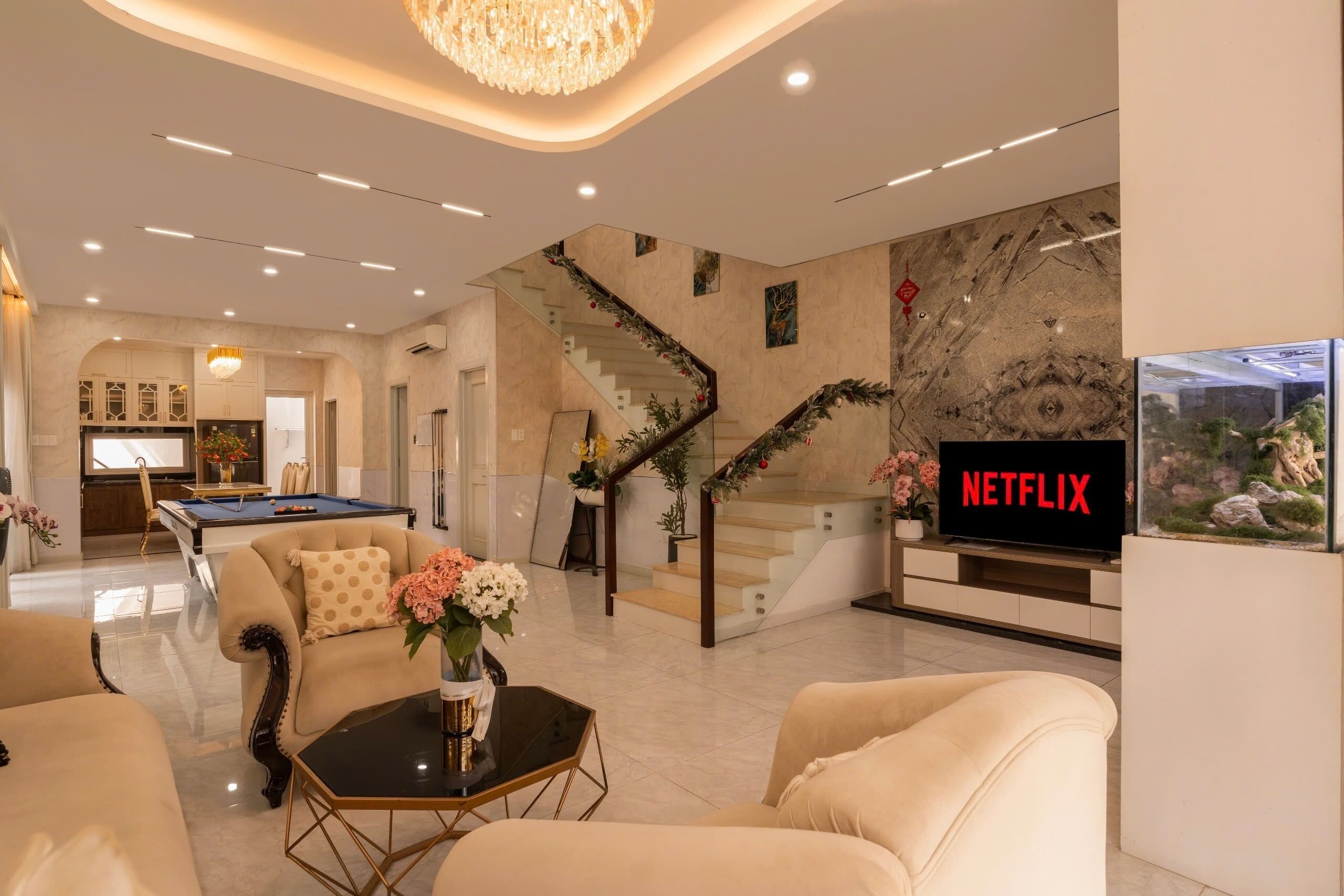 Luxury Villa, City View | Games room