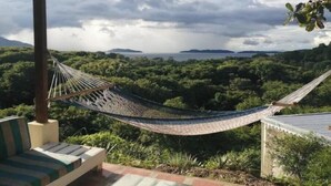 Terrace/patio - Casa Buganvilias del Mar (Buganvilias del Mar House) (Provincia de Puntarenas)