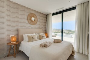 Iron/ironing board, WiFi, bed sheets - Villa Castaño sea views with heated Pool | Estepona | 8p (Estepona)