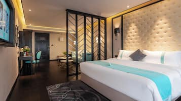Panoramic Suite, City View