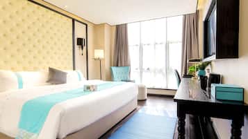 Phòng Suite Cao cấp, quang cảnh thành phố | Bộ đồ giường cao cấp, nệm có lớp đệm bông