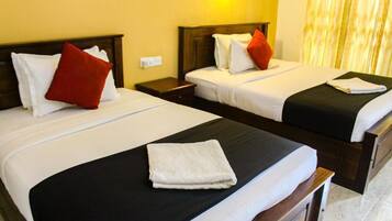 Deluxe Triple Room, Balcony | Iron/ironing board, free WiFi