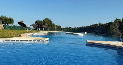 Vacation rental near Tarragona with 2 large pools and 10 min. From the beach