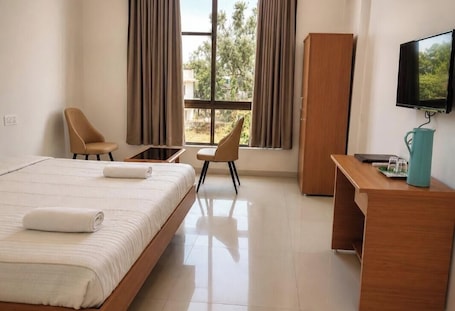 Deluxe Room. The Purple Mango