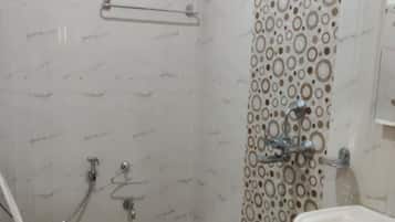 Ducha, artículos de tocador gratuitos, toallas, jabón