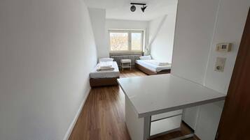 1 bedroom, in-room safe, desk, iron/ironing board