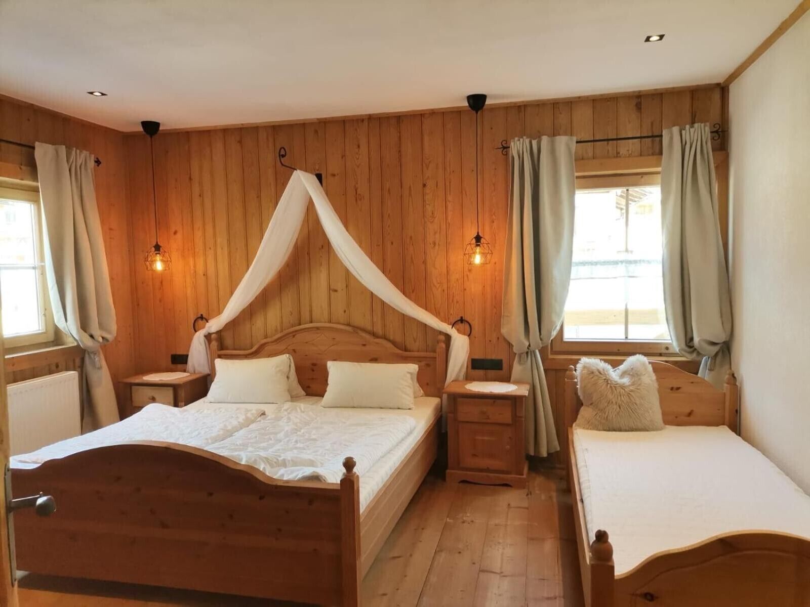 2 bedrooms, WiFi, bed sheets