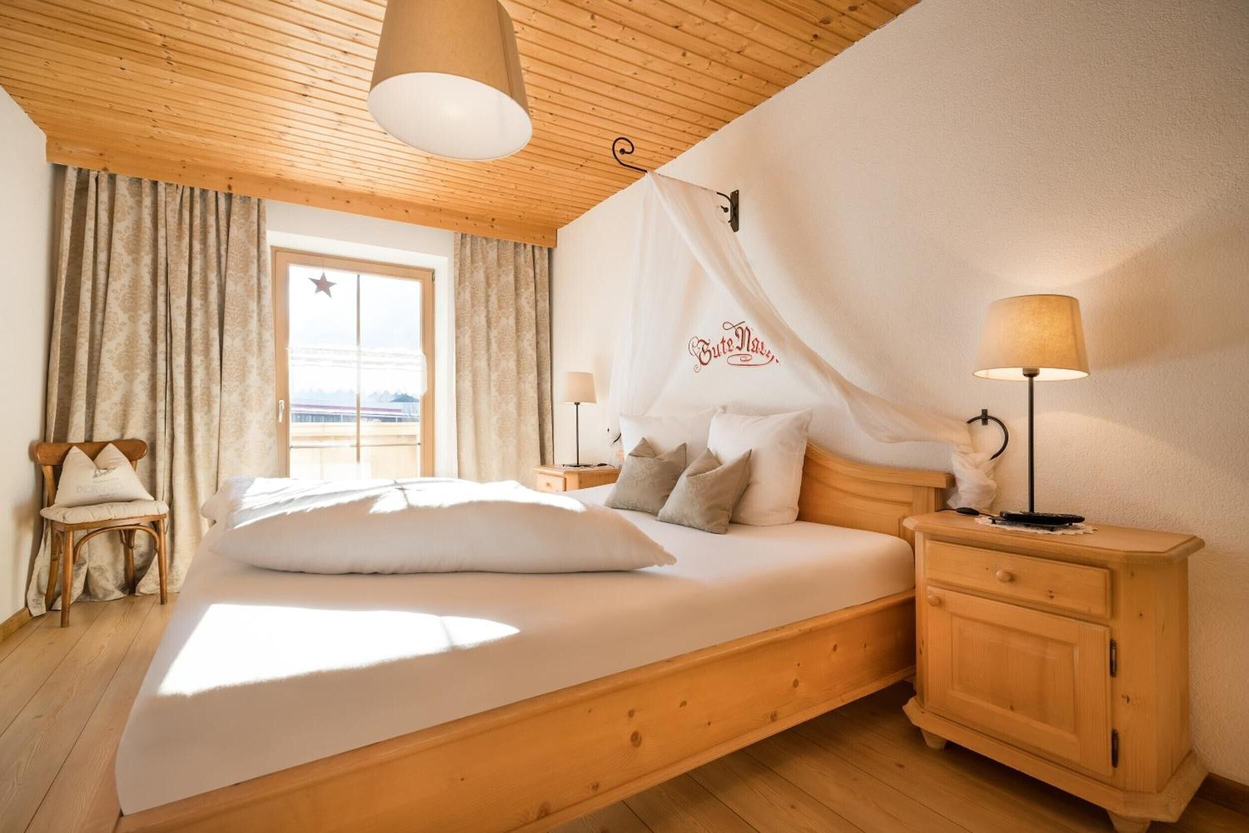 3 bedrooms, WiFi, bed sheets