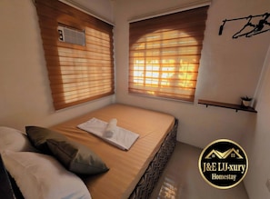 Room - Cozy 3-BR house. 15 pax.  Fast WIFI. Near Iloilo airport.  Pet friendly (Zarraga)