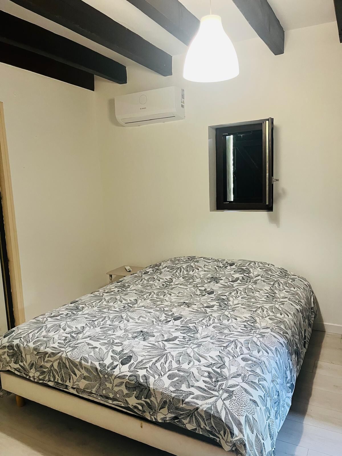 4 bedrooms, WiFi, bed sheets