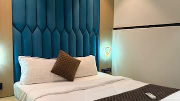 Deluxe Double Room | Egyptian cotton sheets, premium bedding, memory foam beds, WiFi (free)