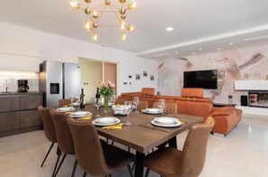 Dining - Villa Callista (Ružići)