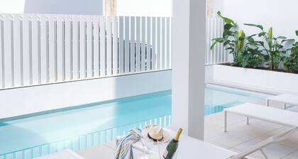 Spacious apartment with two bedrooms and two bathrooms very close to Valencia