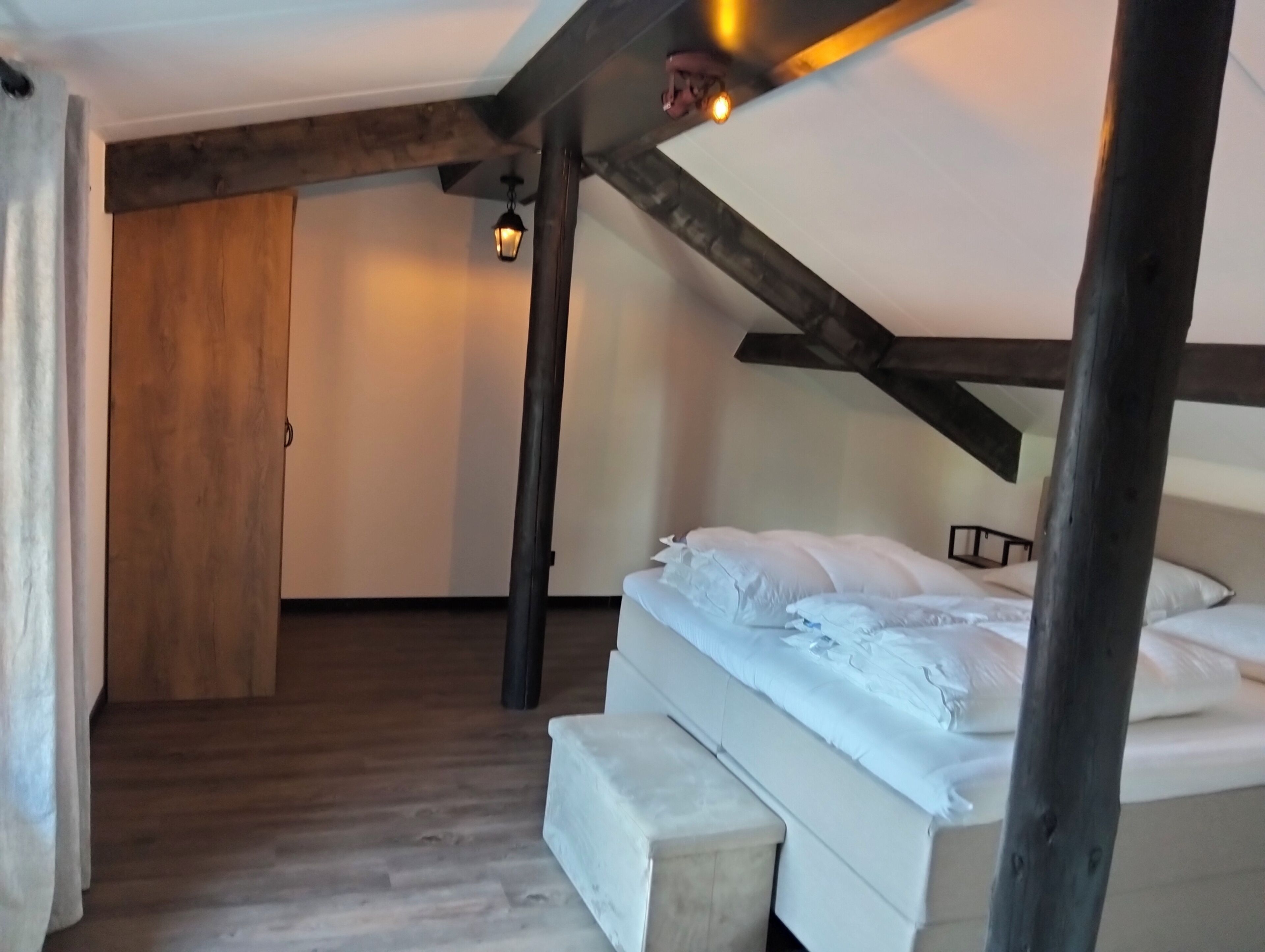 3 bedrooms, free WiFi, bed sheets