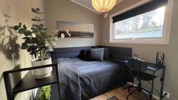 1 Schlafzimmer, BĂŒgeleisen/BĂŒgelbrett, WLAN, BettwĂ€sche