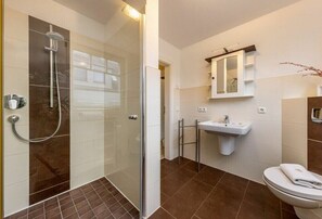 Shower, hair dryer - On the Baltic Sea beach (Ostseebad Zingst a Darß)