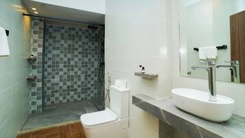 Handtücher, Seife, Shampoo, Toilettenpapier