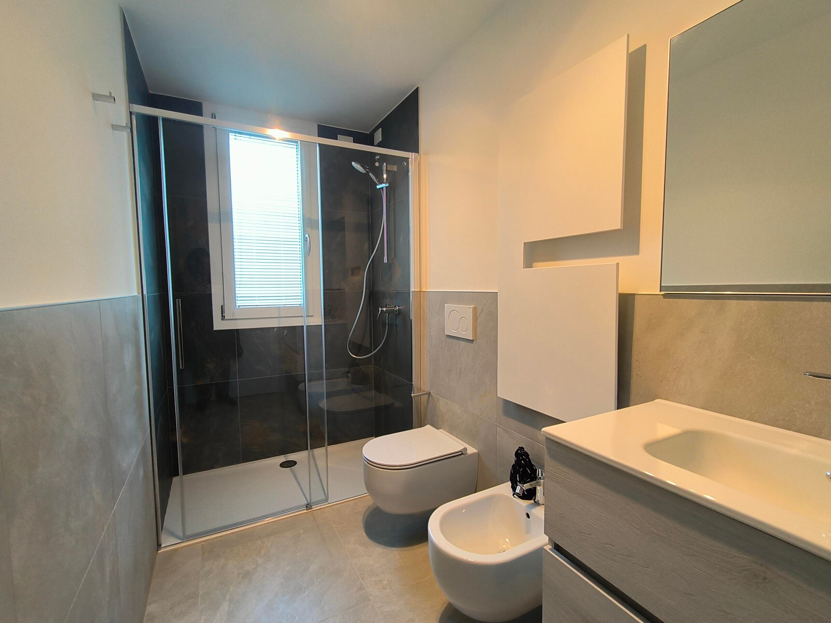 Douche, serviettes fournies