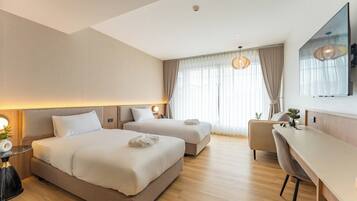 Superior Twin Room, City View