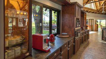 Luxury Villa | Coffee and/or coffee maker