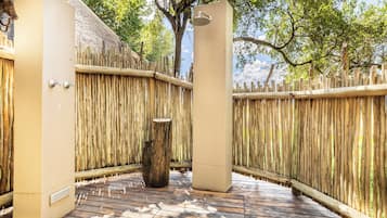 Luxury Villa | Bathroom shower