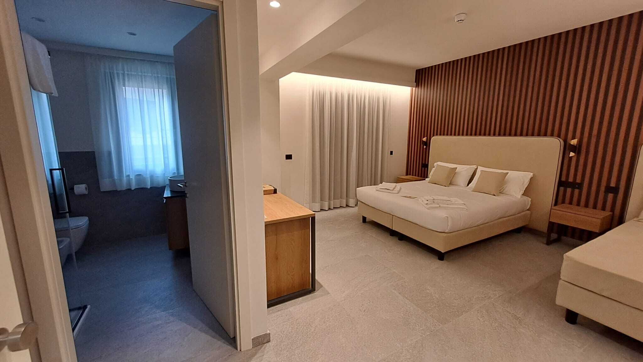 Studio Tiêu chuẩn, quang cảnh thành phố | Bộ đồ giường cao cấp, chăn bông, két bảo mật tại phòng, bàn 