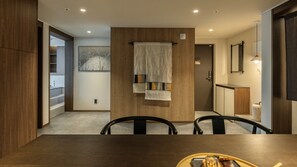Signature Room, City View | Tempat makan