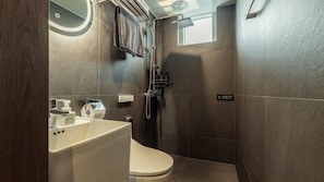 A modern bathroom with a toilet, sink, and shower. - Loop Seoul Hotel Retreat by Anook Seoul Gangnam 2 (Seoul)
