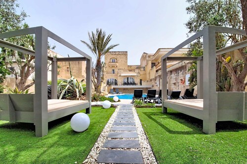 Stunning 6-Bed Gozo Villa, Private Pool & Tropical Oasis