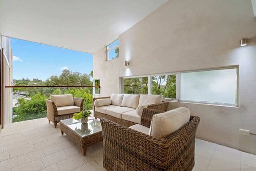 Exclusive, Stylish Townhome - New Farm