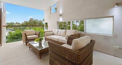 Exclusive, Stylish Townhome - New Farm