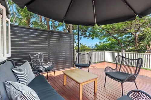 Poppy's Place! 4bed/1bath/2car/views/house ~bardon