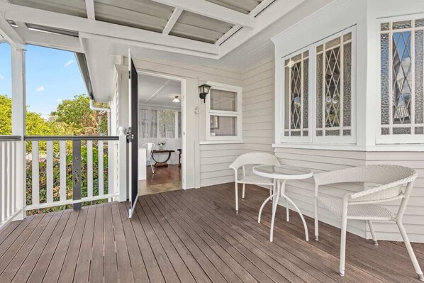 Interior - Nans House! 2bed, 1bath, 1car ~ East Brisbane (Brisbane)