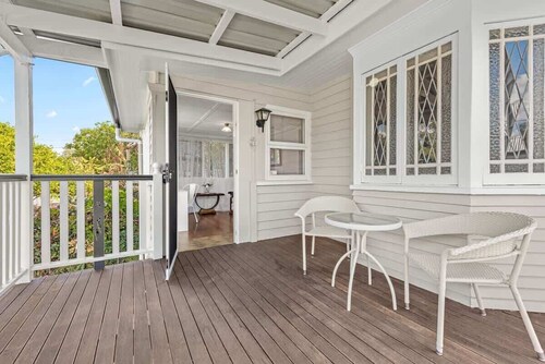 Nans House! 2bed, 1bath, 1car ~ East Brisbane
