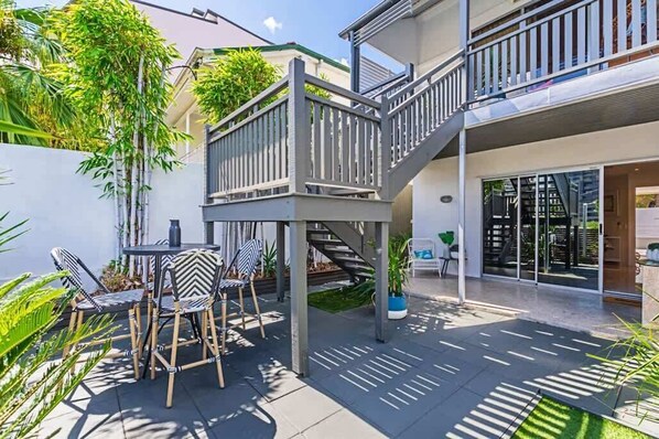 Interior - Luxe Inner-city Home With City Views! ~ Teneriffe (Brisbane)