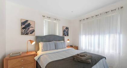 Luxe Inner-city Home With City Views! ~ Teneriffe