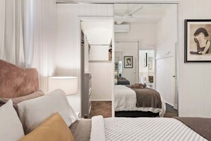 Interior - Luxe Inner-city Home With City Views! ~ Teneriffe (Brisbane)