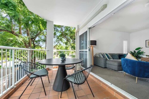Convenient & Comfy! ~ 2bed, 2bath, 2car, Balcony