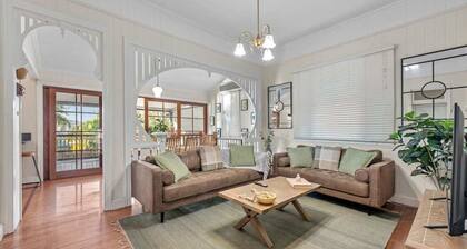 Comfy Character Qldr ~ 3bed House W/parking