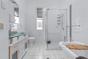 Interior - Comfy Character Qldr ~ 3bed House W/parking (Brisbane)