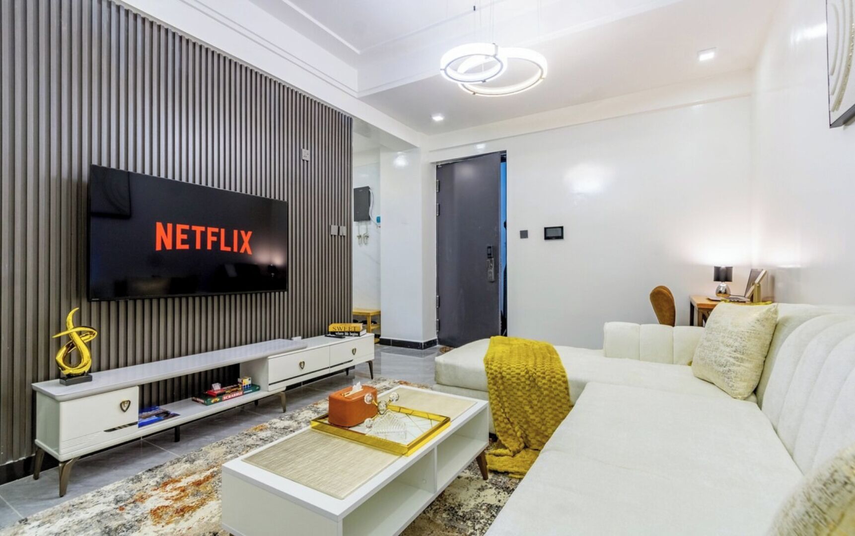 Deluxe Apartment, Balcony, City View | Living area